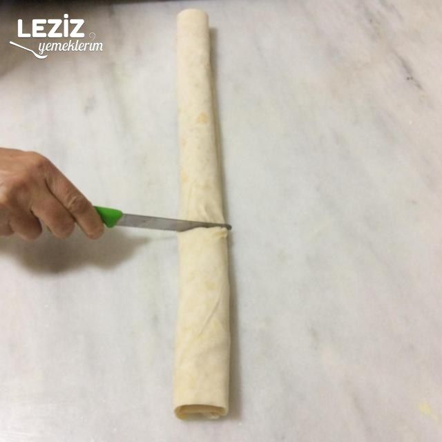 Ispanaklı Peynirli Kesme Börek