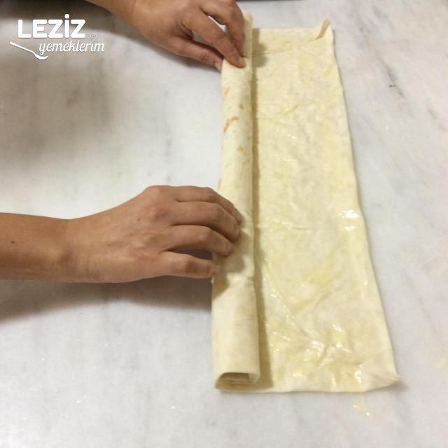 Ispanaklı Peynirli Kesme Börek