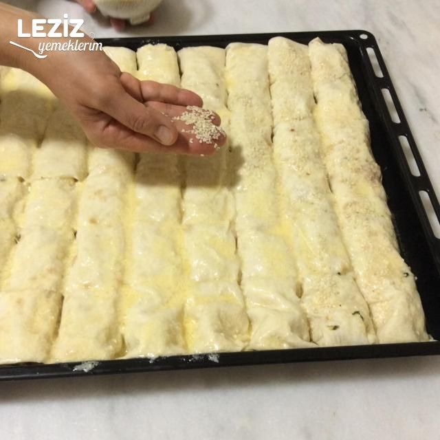 Ispanaklı Peynirli Kesme Börek