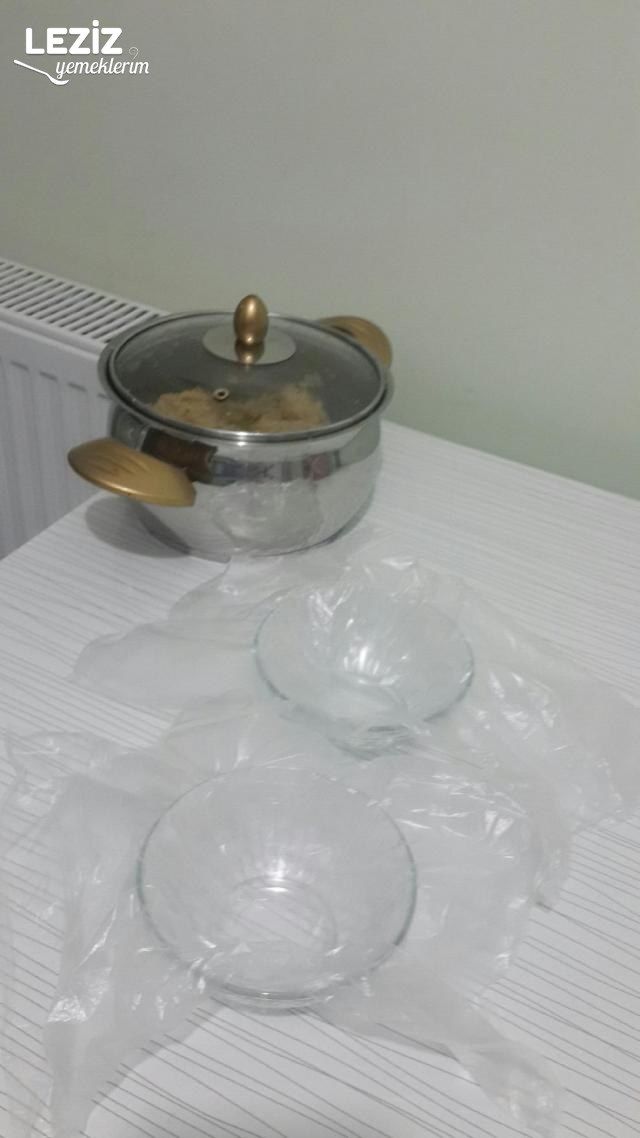 Dondurmalı İrmik Helvası Nasıl Yapılır