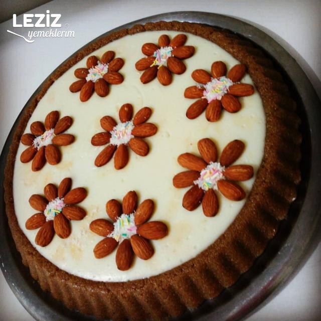 Kremalı Sütlü İrmik Helvası