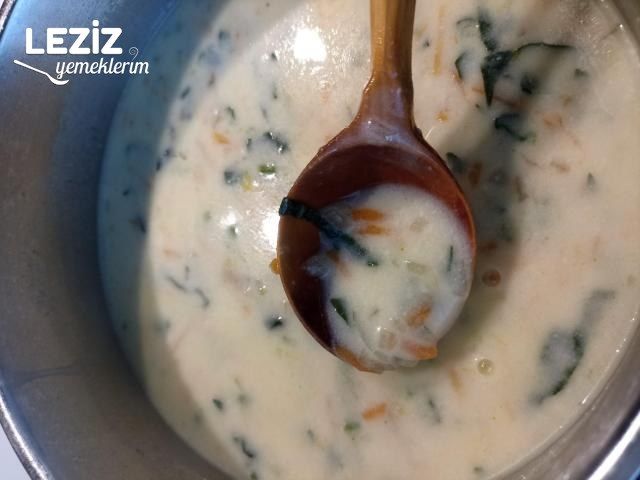 Terbiyeli Ispanak Çorbası