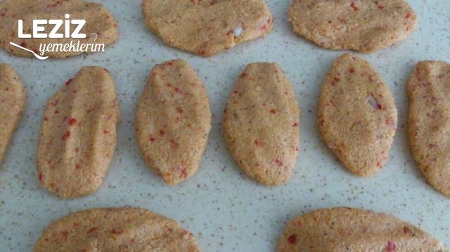 Bayat Ekmek İle Bulgur Köftesi