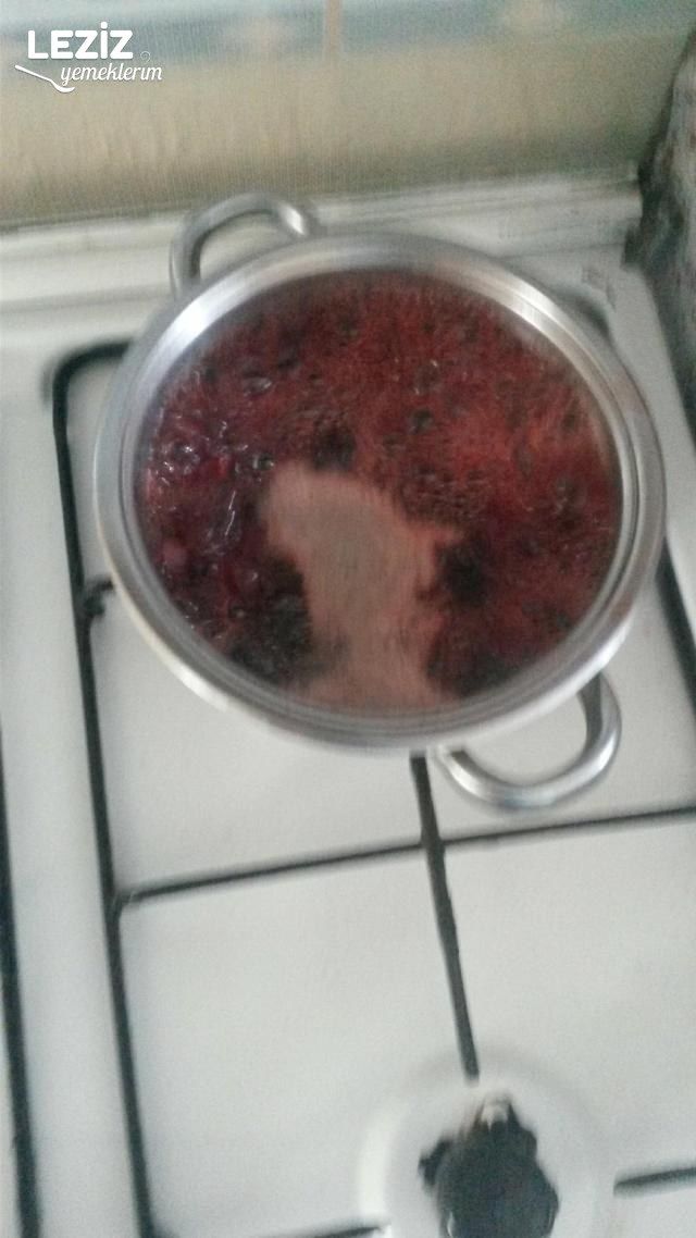 Kıpkırmızı Şehriye Salatası