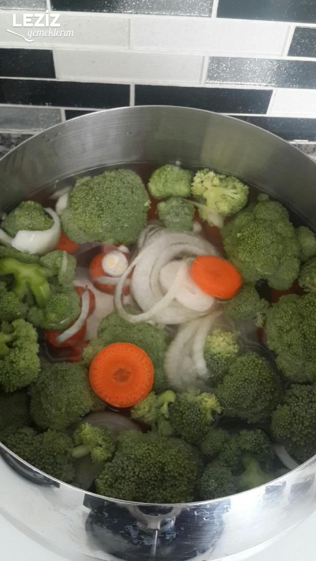 Sütlü Brokoli Çorbası