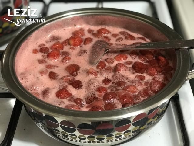 Çilek Reçeli Nasıl Yapılır? (Aşama Aşama Fotoğraflı Anlatım)