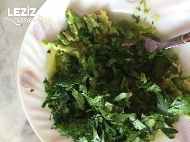 Avokado Salatası Nasıl Yapılır