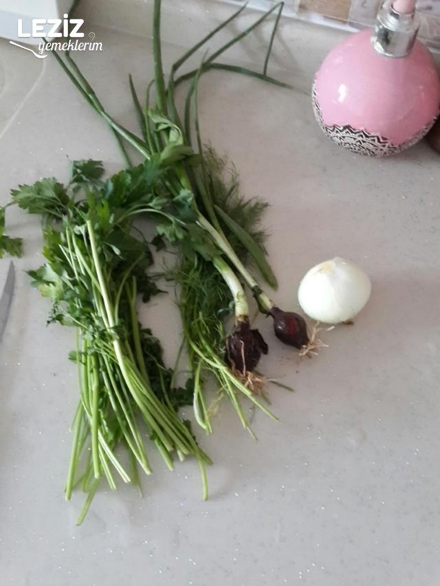 Közlenmiş Soğan Salatası