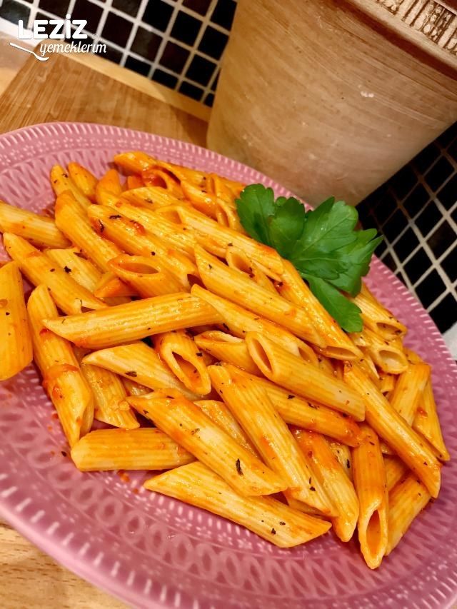 Domates Soslu Demleme Makarna