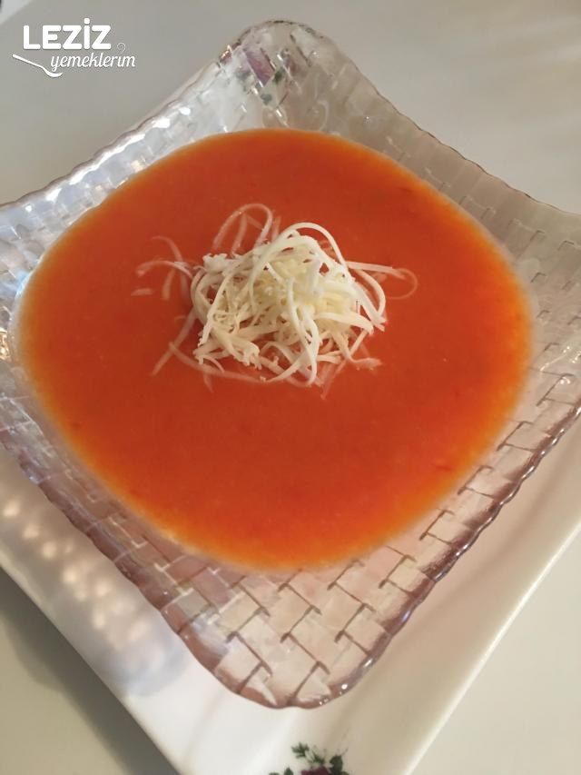 Pratik Domates Çorbası