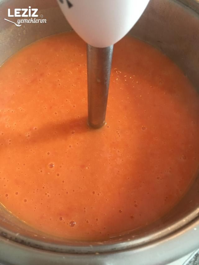 Pratik Domates Çorbası