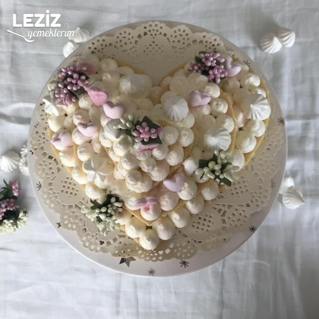Tek Fırın Tepsisinden 4 Katlı Pasta Leziz Yemeklerim