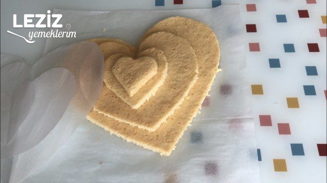 Tek Fırın Tepsisinden 4 Katlı Pasta Leziz Yemeklerim