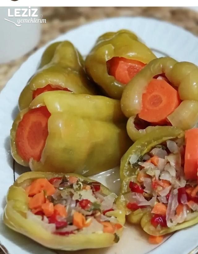 İçi Sebze Dolu Dolma Biberi Turşusu Tarifi