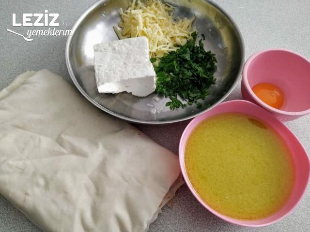 Peynirli Sandal Böreği Tarifi