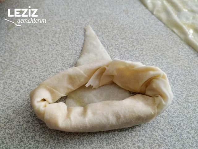 Peynirli Sandal Böreği Tarifi