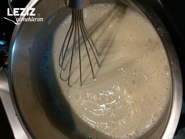 Böğürtlenli Krema Tatlısı