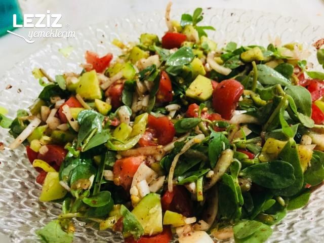 Semizotu Salatası (Harika Sosu İle)