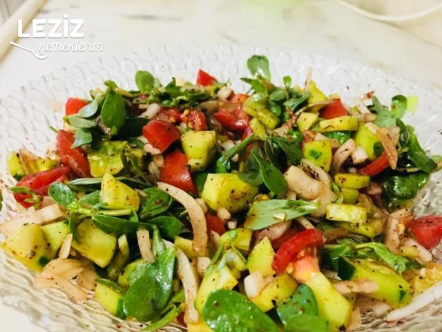 Semizotu Salatası (Harika Sosu İle)