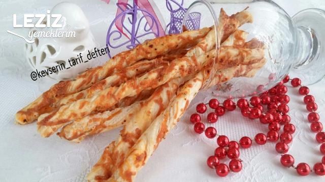 Atıştırmalık Kaşarlı Milföy Çubukları