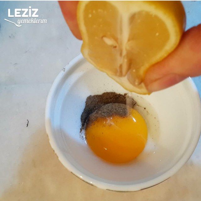 Terbiyeli Erişteli Un Çorbası