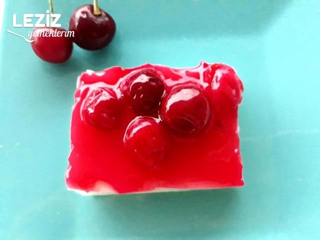 Vişneli Su Muhallebisi