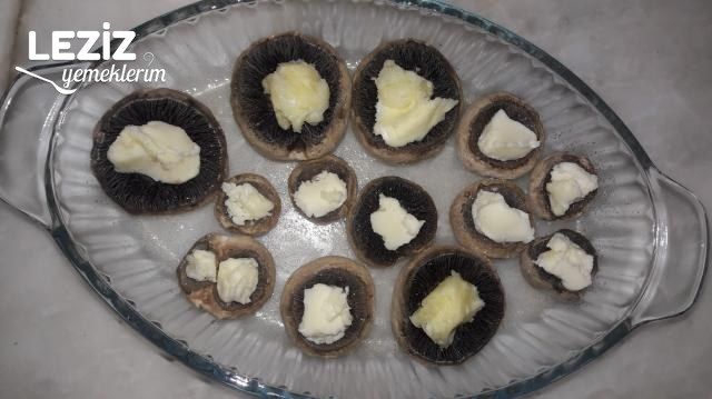 Fırında Kaşarlı Mantar Yapımı