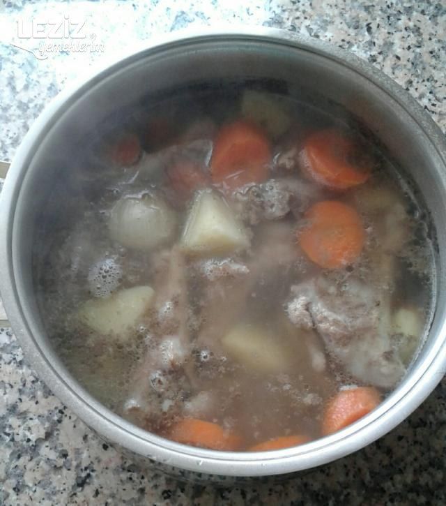 Et Suyu Nasıl Çıkarılır