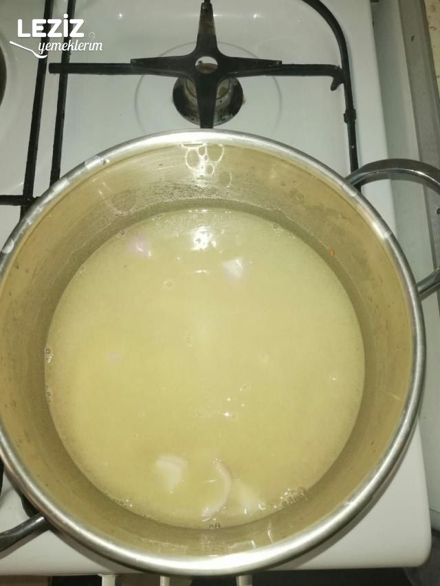 Lokanta Usulü Mercimek Çorbası Yapımı