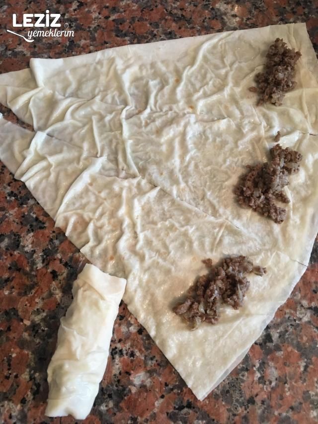 Karnıyarık Böreği Nasıl Yapılır