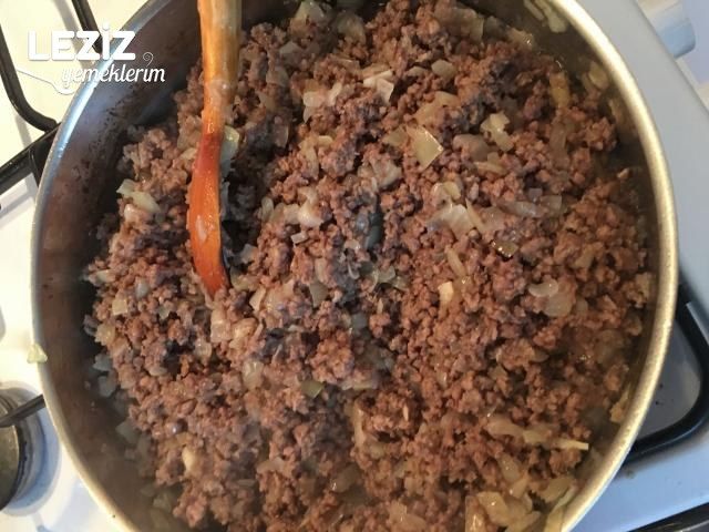 Karnıyarık Böreği Nasıl Yapılır