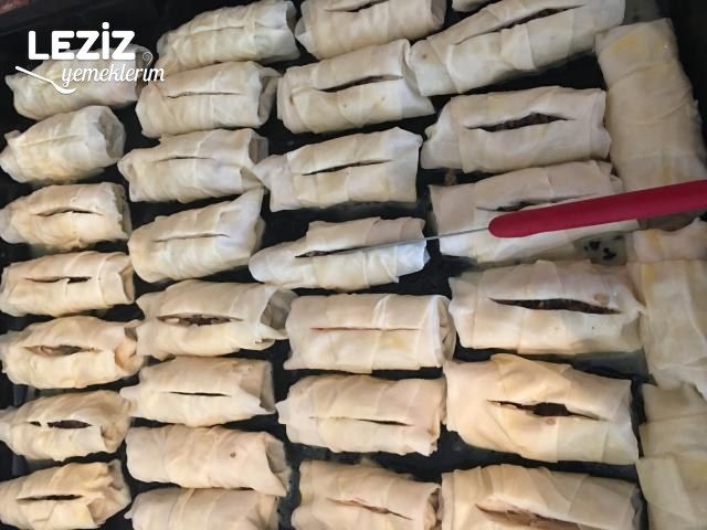 Karnıyarık Böreği Nasıl Yapılır