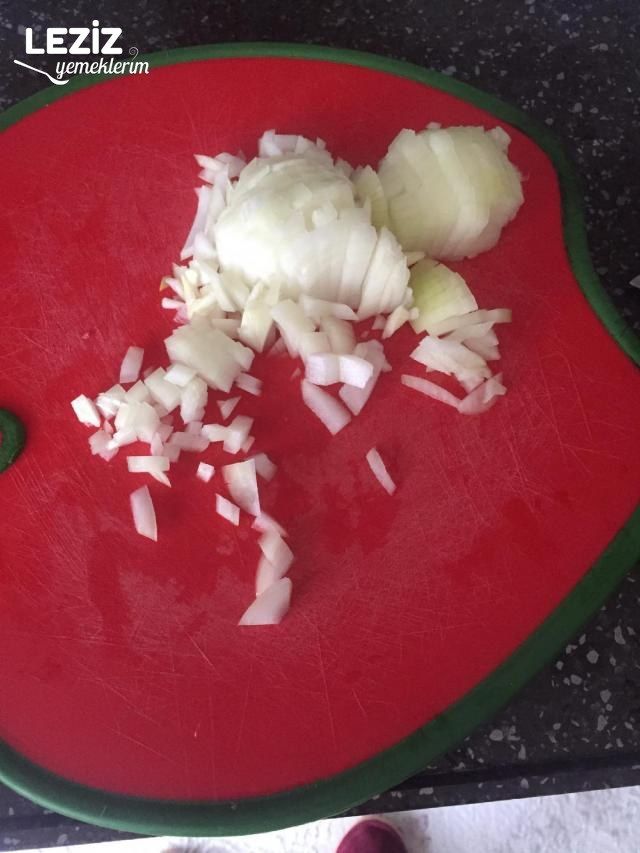 Kıymalı Patatesli Leziz Börek