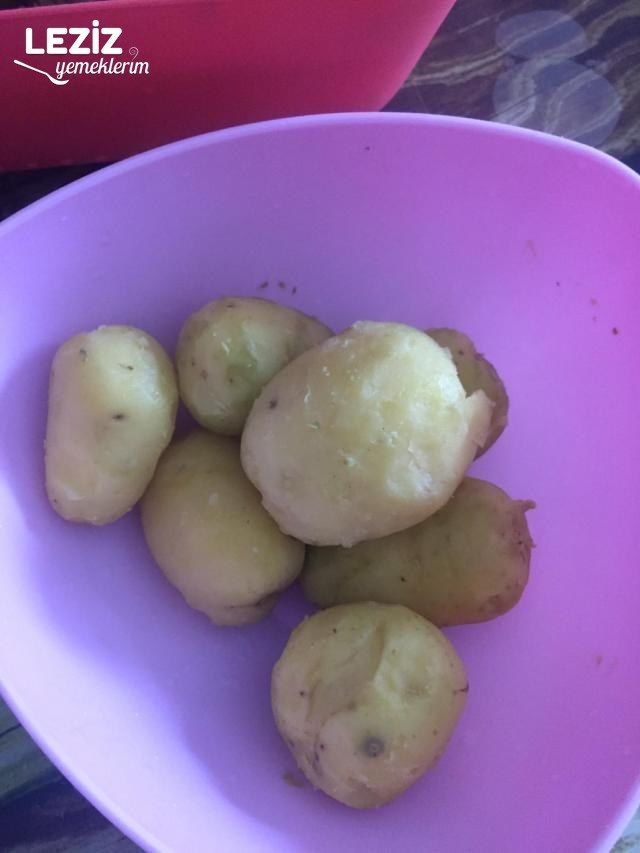 Kıymalı Patatesli Leziz Börek