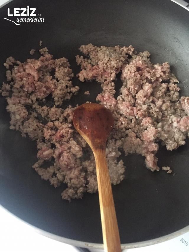 Kıymalı Patatesli Leziz Börek