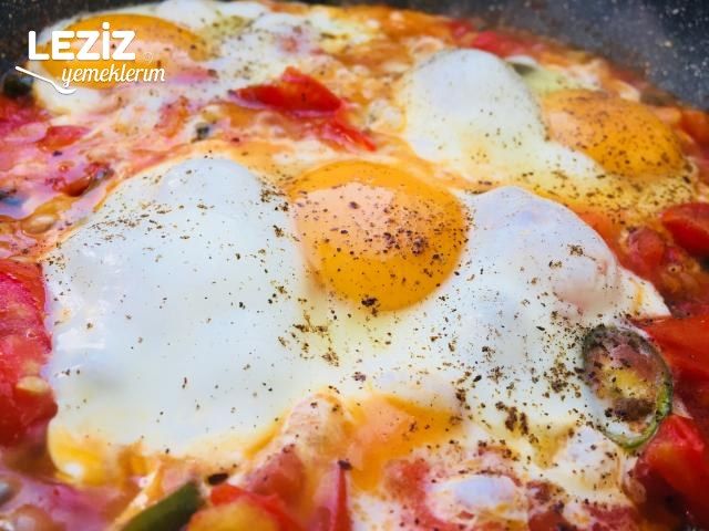 Kahvaltıya Biberli Menemen (Soğansız)