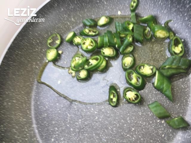 Kahvaltıya Biberli Menemen (Soğansız)