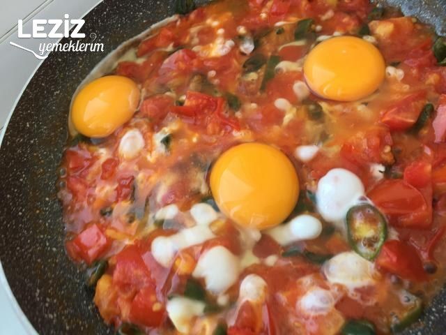 Kahvaltıya Biberli Menemen (Soğansız)