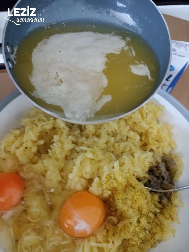 Buzluk İçin Patatesli Dolama Böreği