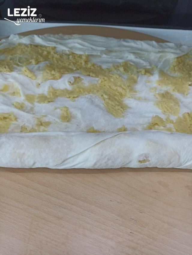 Buzluk İçin Patatesli Dolama Böreği