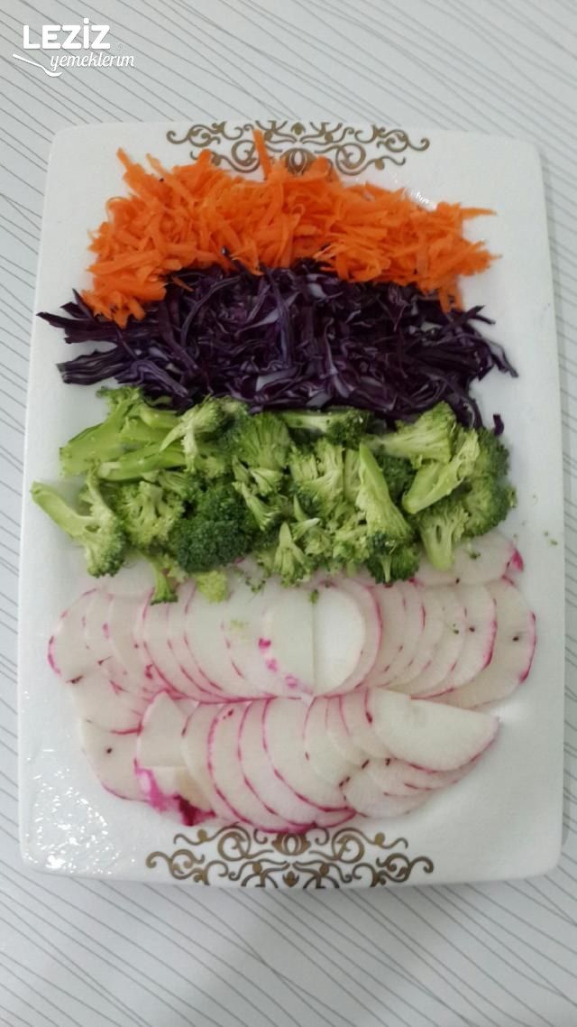 Rengarenk Salata