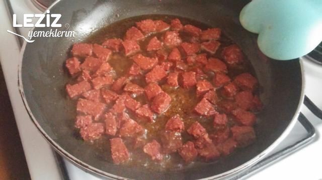 Kaşarlı Yumurtalı Nefis Sucuk Sote