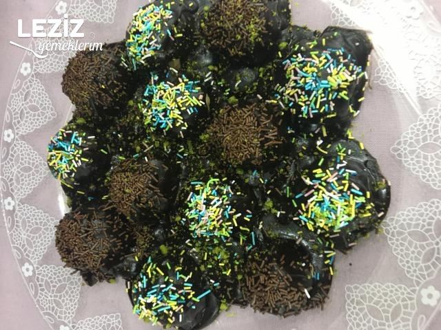 Çok Pratik Elmalı Çikolatalı Top Tatlısı