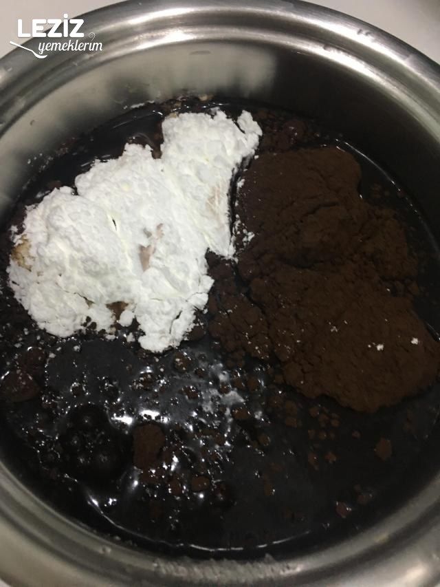 Çok Pratik Elmalı Çikolatalı Top Tatlısı