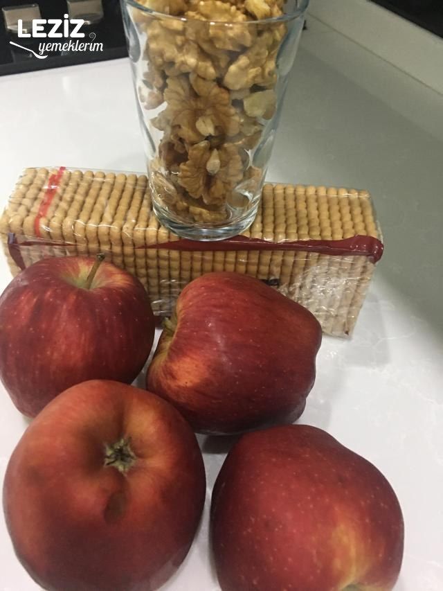 Çok Pratik Elmalı Çikolatalı Top Tatlısı