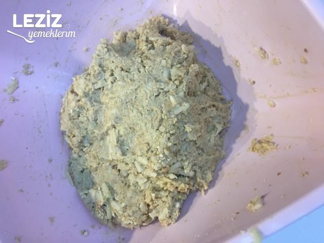 Çok Pratik Elmalı Çikolatalı Top Tatlısı