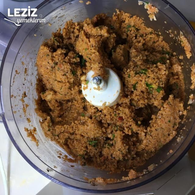 Robotta Kolay Çiğ Köfte (Yoğurma Derdi Yok)