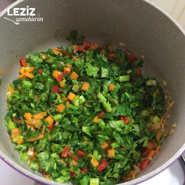 Kereviz Sapı Yaprağı Çorbası