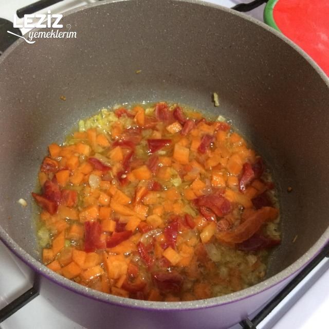 Kereviz Sapı Yaprağı Çorbası