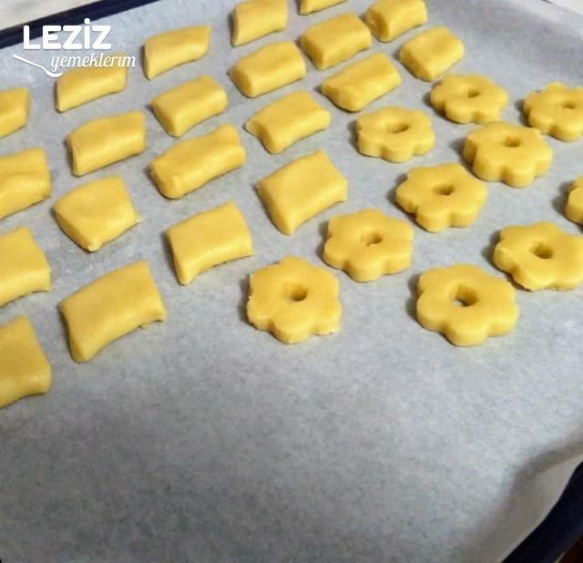 Ağızda Dağılan Tuzlu Çay Kurabiyesi